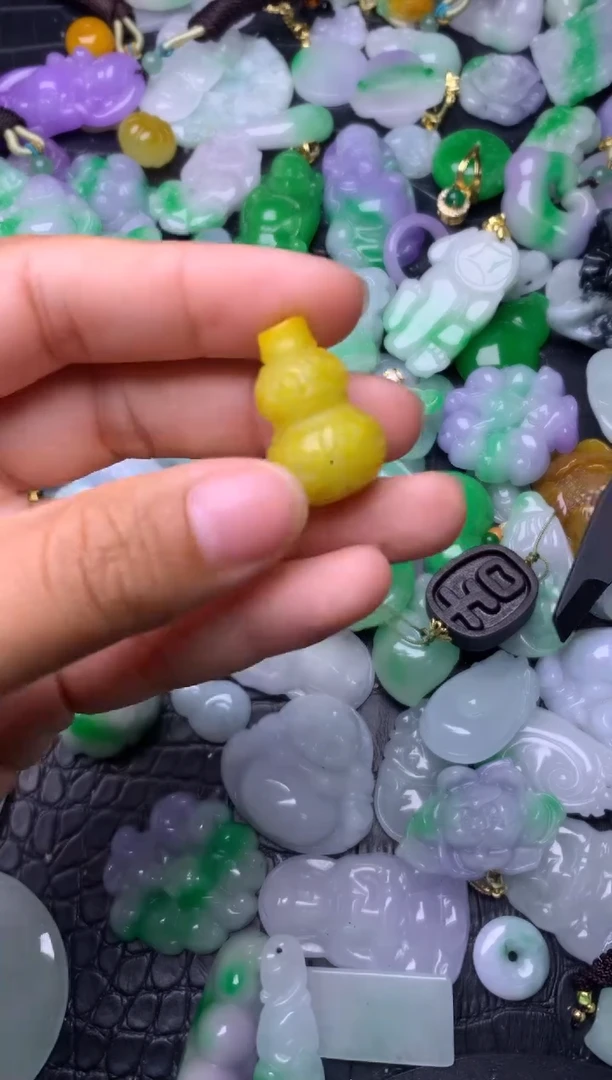 颈饰未镶嵌翡翠缅甸翡翠吊坠