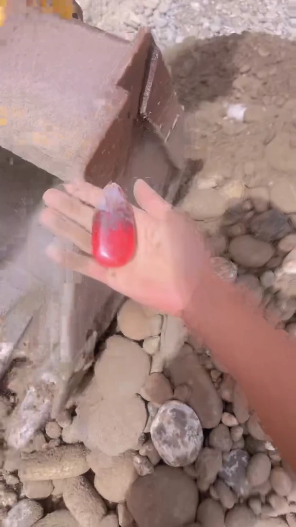 透闪石质玉未镶嵌珠宝奇石透闪石质玉，未镶嵌珠宝奇石