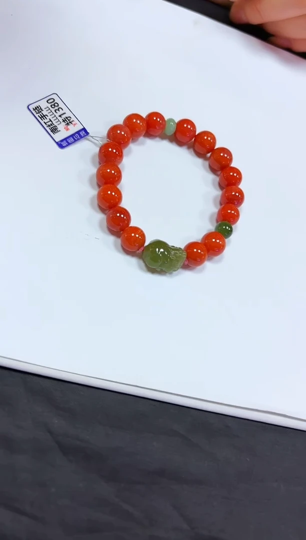 颈饰未镶嵌南红玛瑙手链