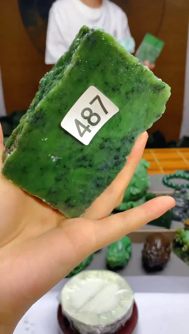 和田玉（碧玉）未镶嵌珠宝半成品487