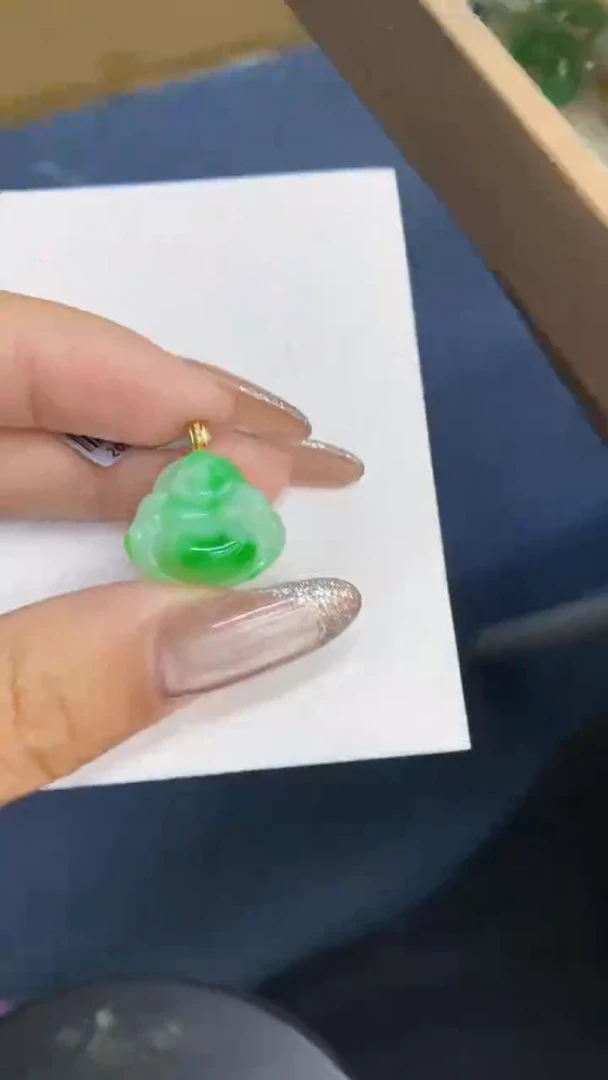 颈饰18K金镶嵌翡翠1