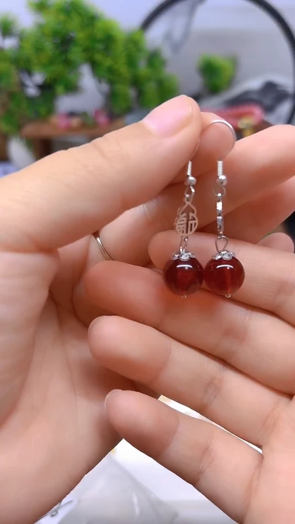 银S925镶嵌血珀耳饰E576