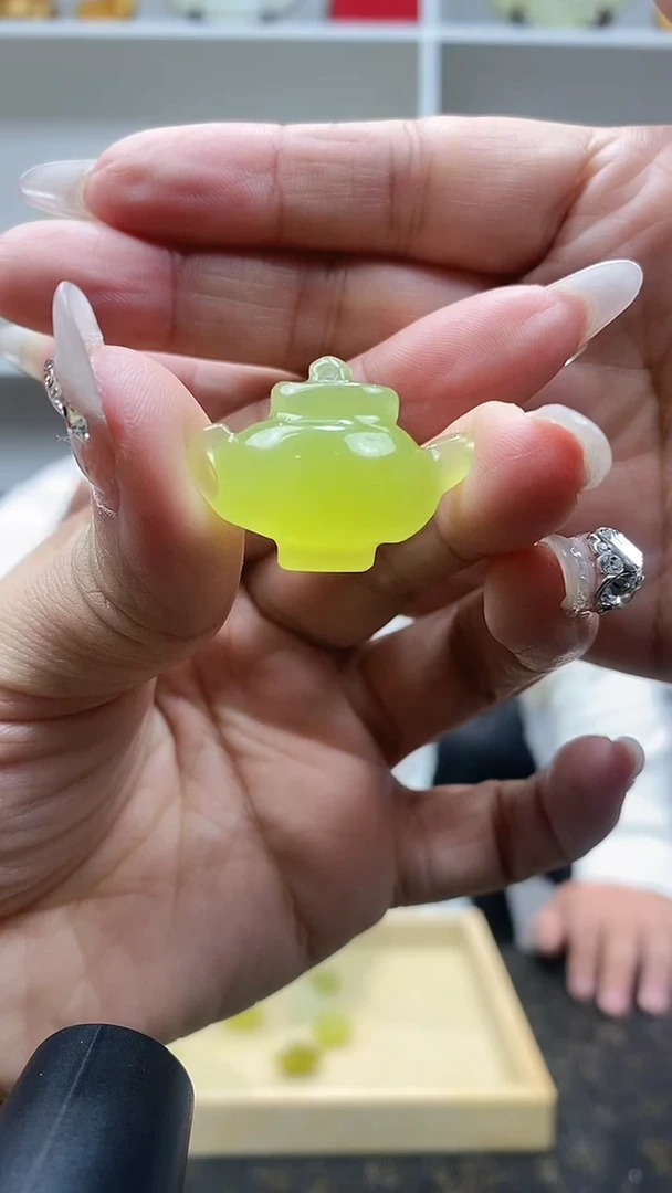 未镶嵌岫玉吊坠 多样性发其中之一