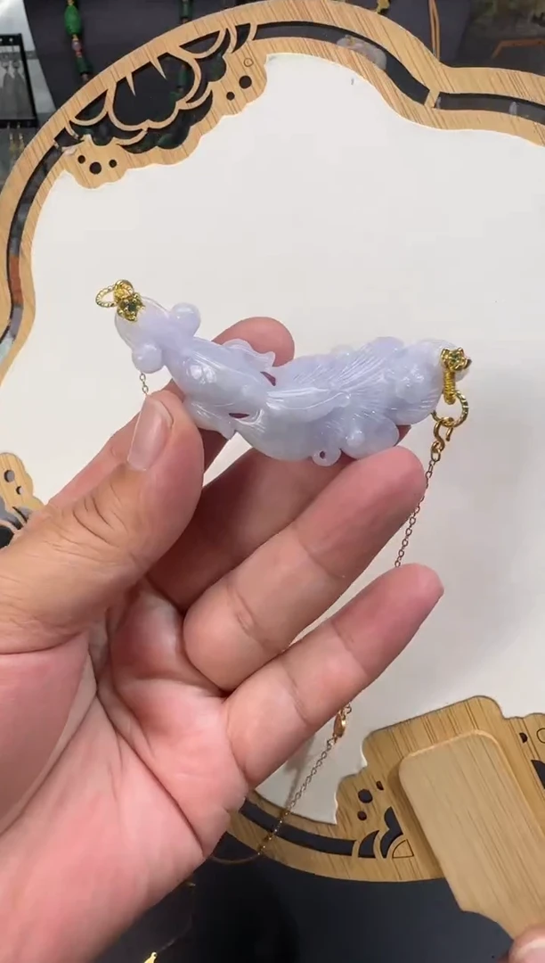 【闪购商品】翡翠颈饰未镶嵌牌子