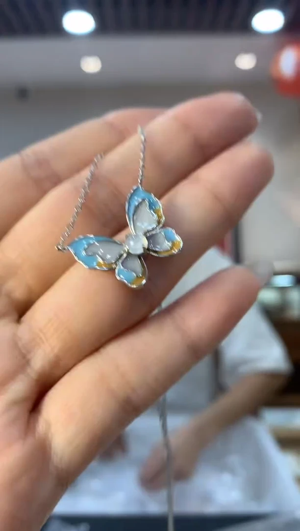 颈饰未镶嵌翡翠蝴蝶套链