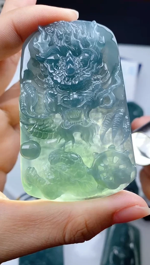 翡翠未镶嵌颈饰1