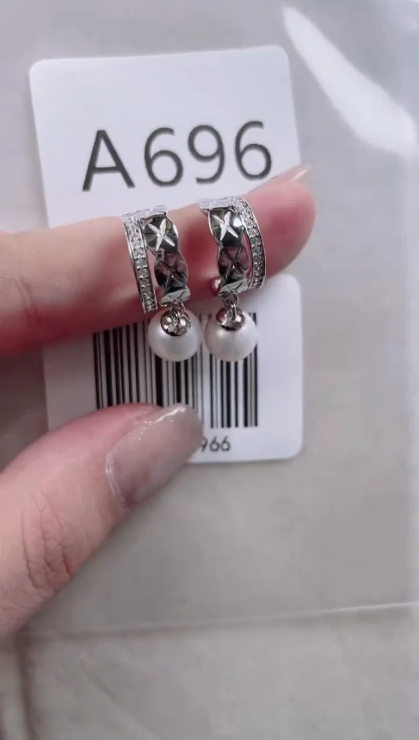 【闪购商品】淡水珍珠耳饰银S925镶嵌a696