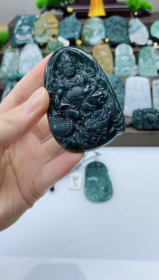 翡翠未镶嵌颈饰