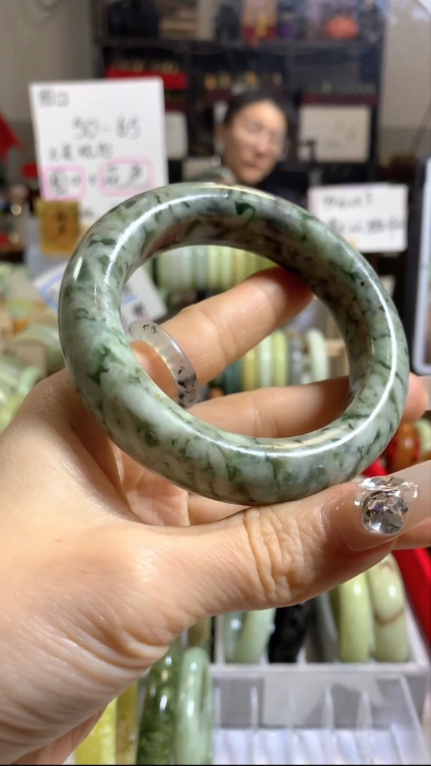 未镶嵌岫玉手镯52 默认微瑕 58+