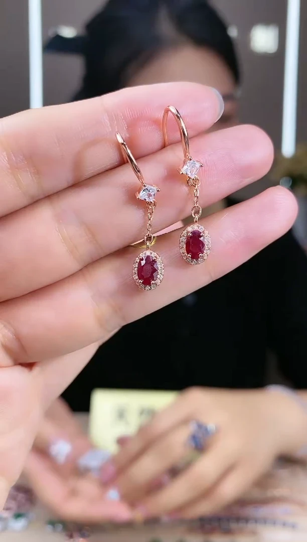 【闪购商品】红宝石耳饰银S925镶嵌耳饰
