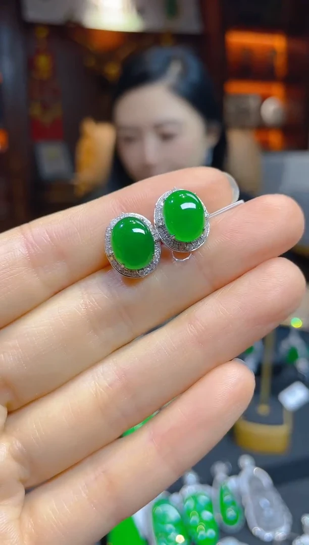 【闪购商品】翡翠耳钉18K金镶嵌119064天然A货翡翠蛋面耳钉