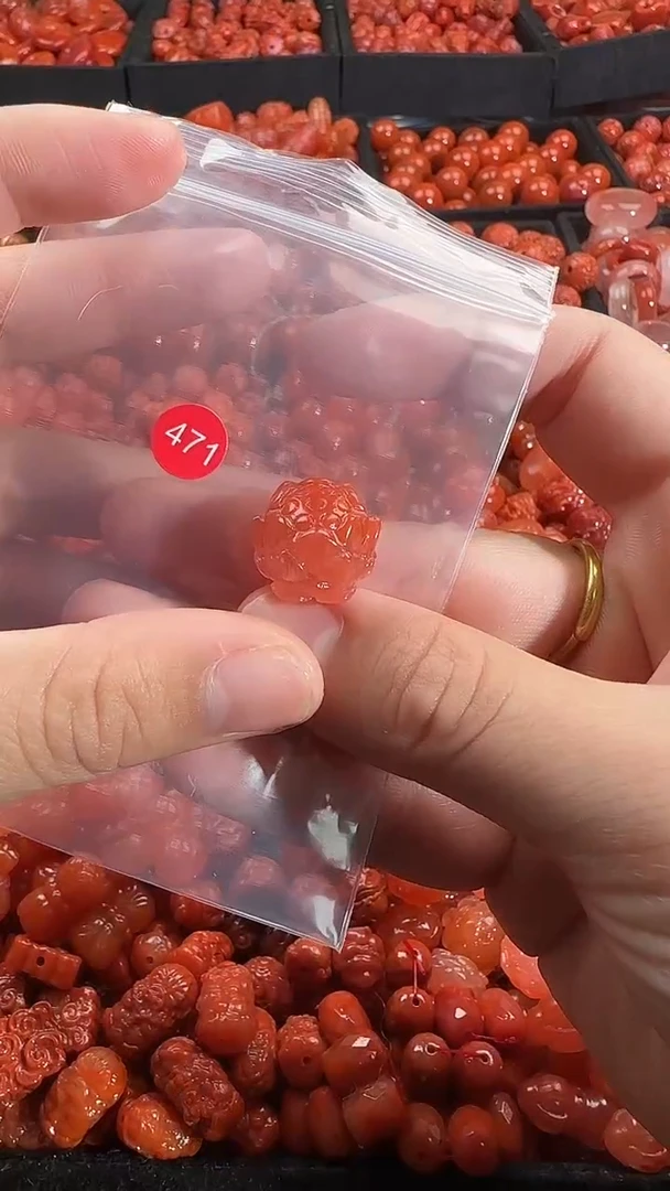 颈饰未镶嵌南红玛瑙1