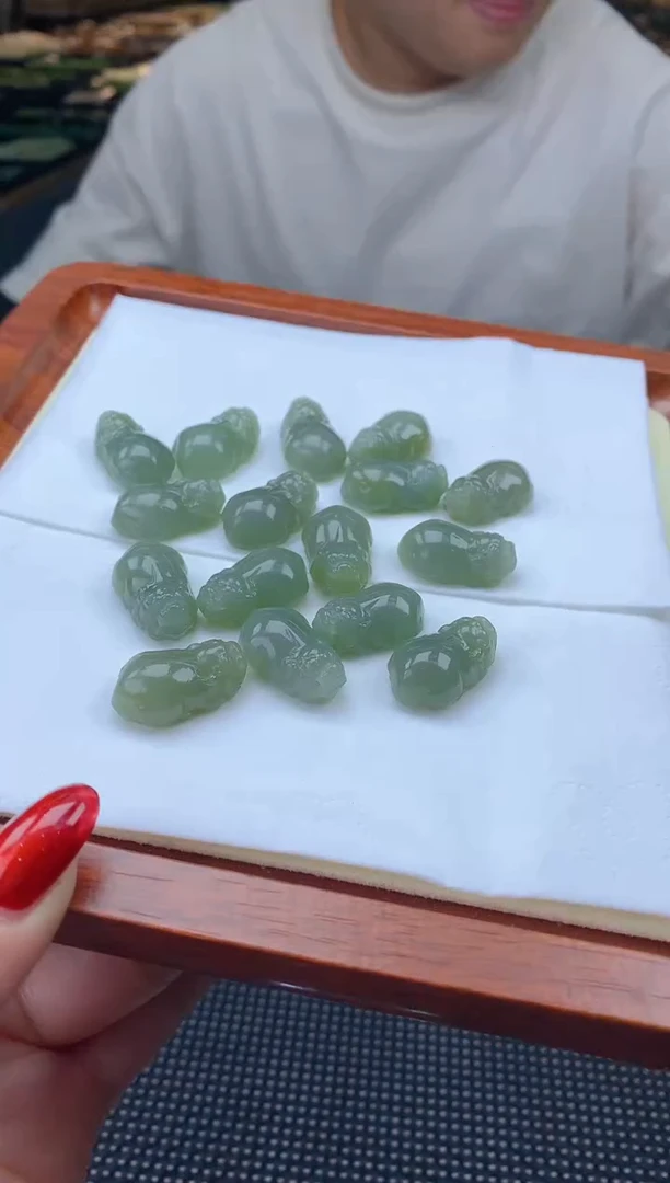 颈饰未镶嵌和田玉天然和田玉（多样性拍一发一)