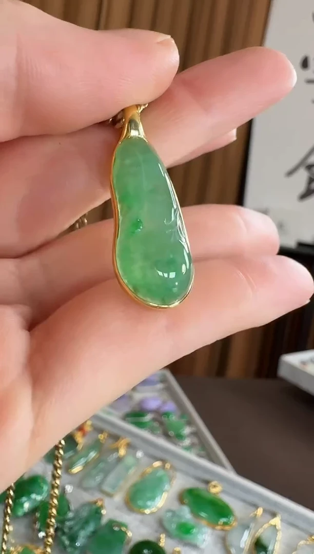 吊坠(不含链)18K金镶嵌翡翠吊坠