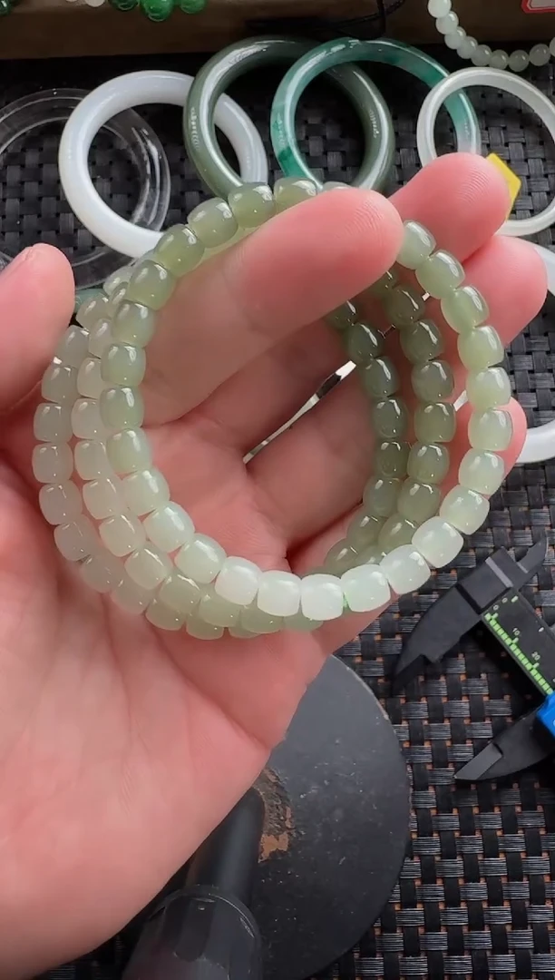 颈饰未镶嵌和田玉7*6渐变色直切（多样性发货拍一发一）