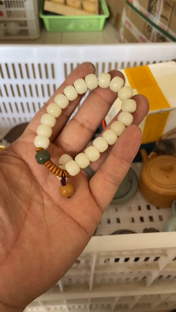 无运费险有瑕疵的摄影的产品有使用过的痕迹有点脏介意勿拍