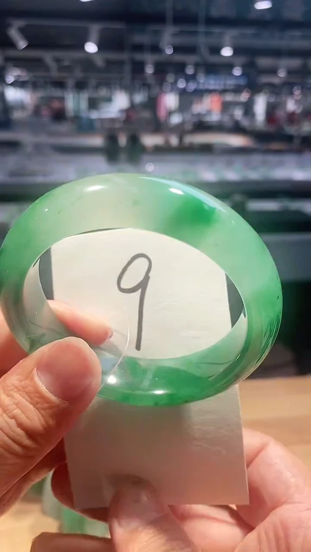 石英质玉手镯未镶嵌57+