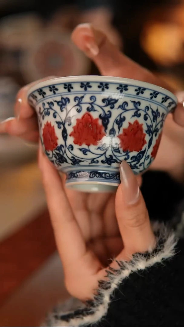 青花釉里红·压手杯