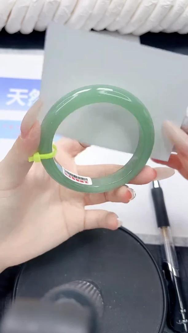 未镶嵌手镯石英质玉68-55.8