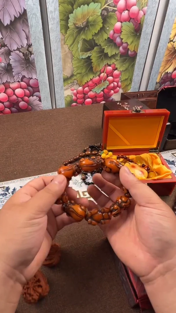 蜜蜡颈饰未镶嵌..................