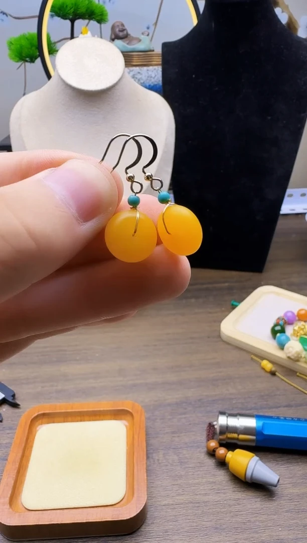 14K金镶嵌蜜蜡耳饰E82