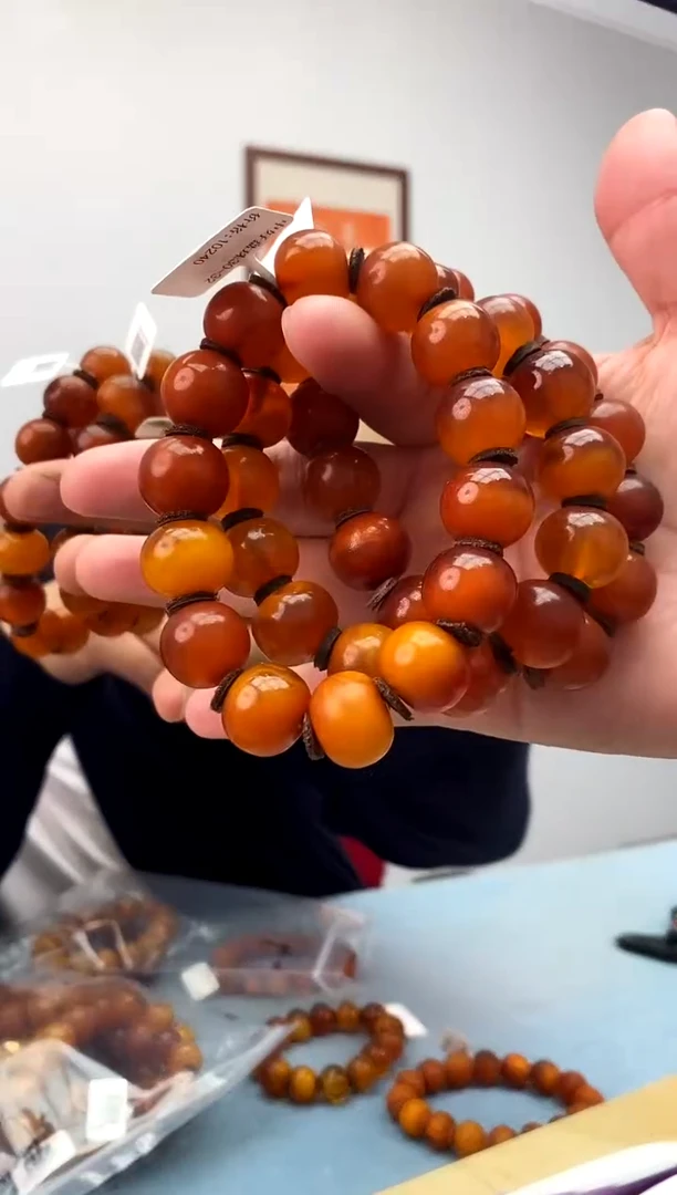 蜜蜡未镶嵌珠宝奇石假一罚十，多样性发一件030