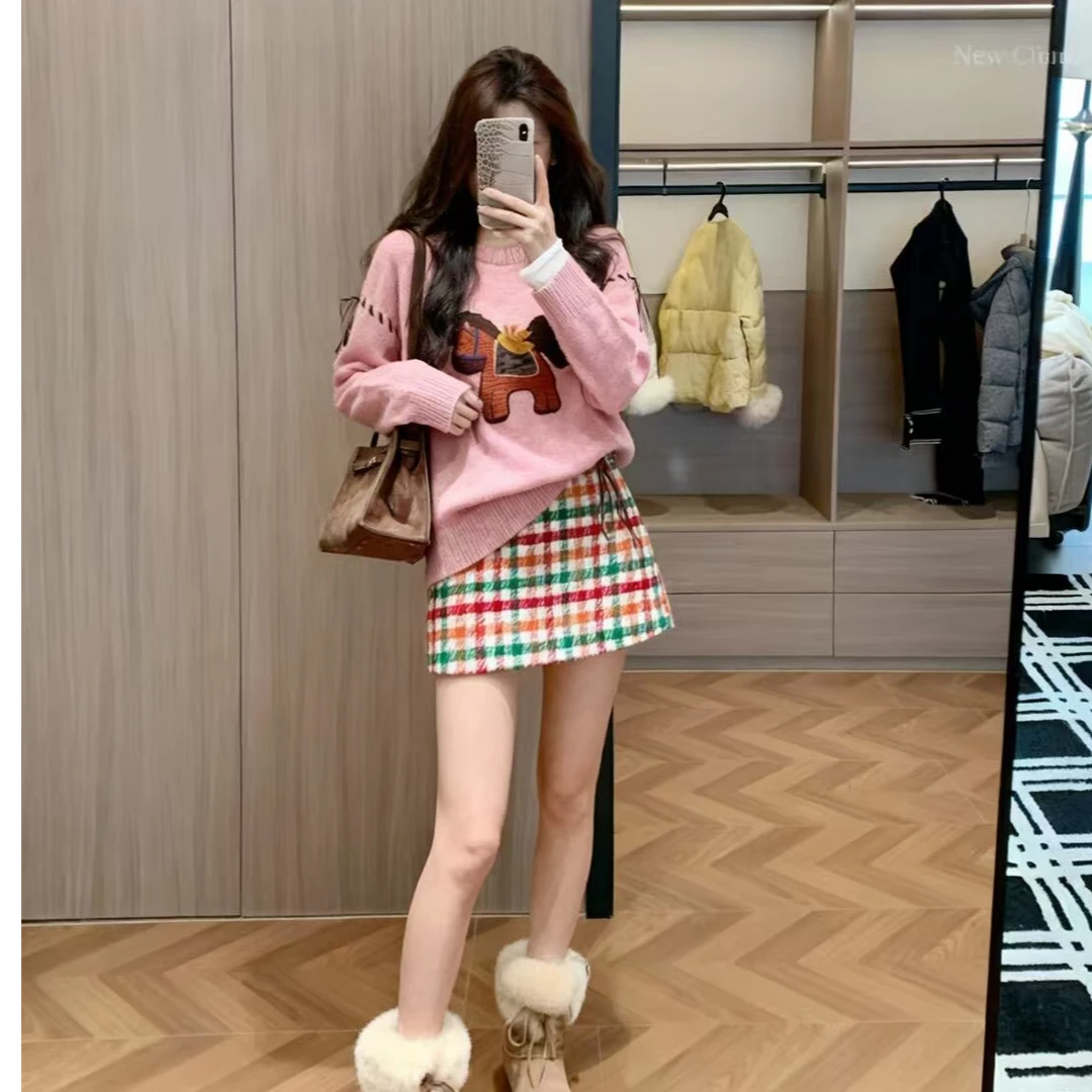 2026春季新款独特漂亮小马刺绣毛衣甜美减龄针织衫新年穿搭半裙