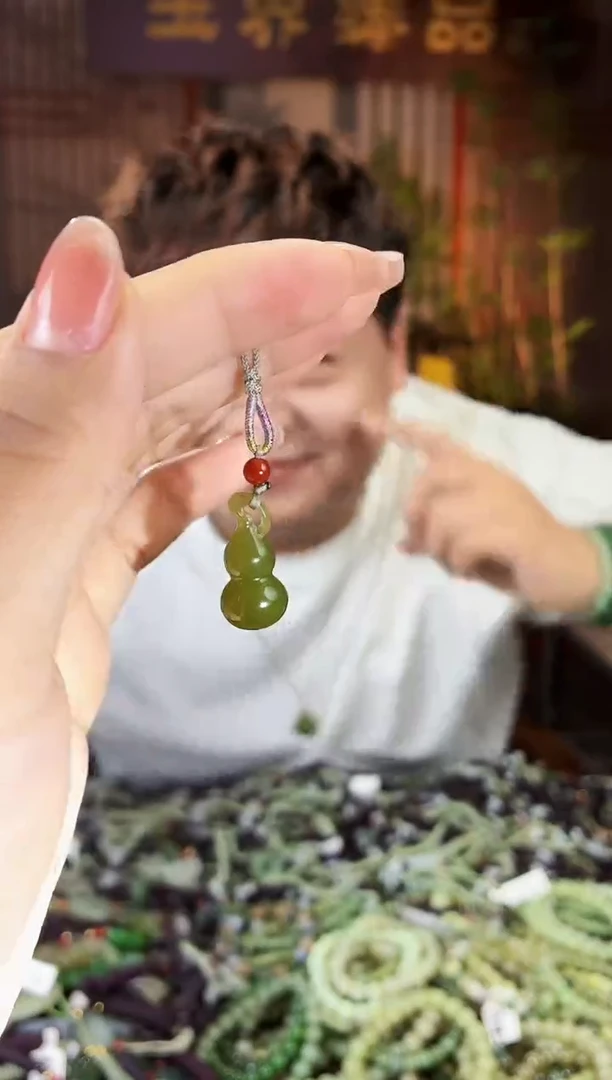 和田玉未镶嵌颈饰拍一发一