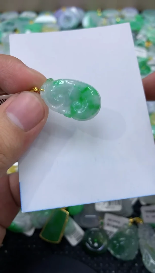 颈饰18K金镶嵌翡翠天然缅甸翡翠A货