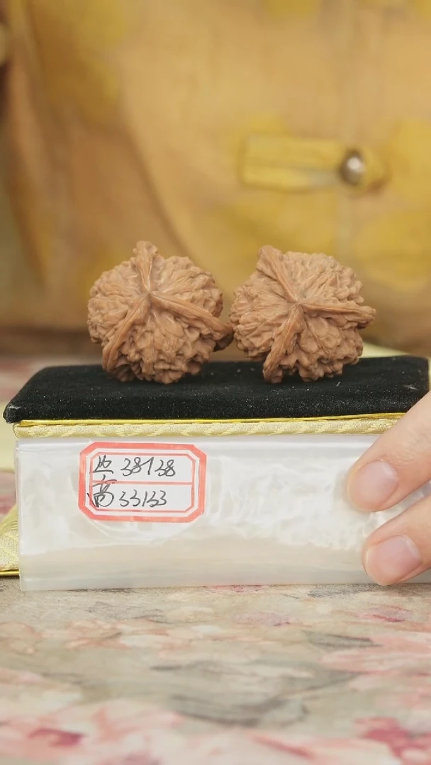 把件文玩核桃盘山三棱
