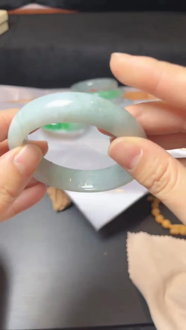 未镶嵌手镯翡翠翡翠手镯