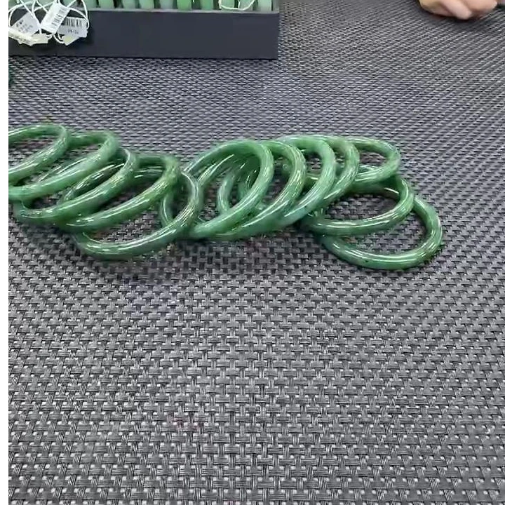 【老郑家】和田玉手镯一支 (多样性发1件) 有黑点