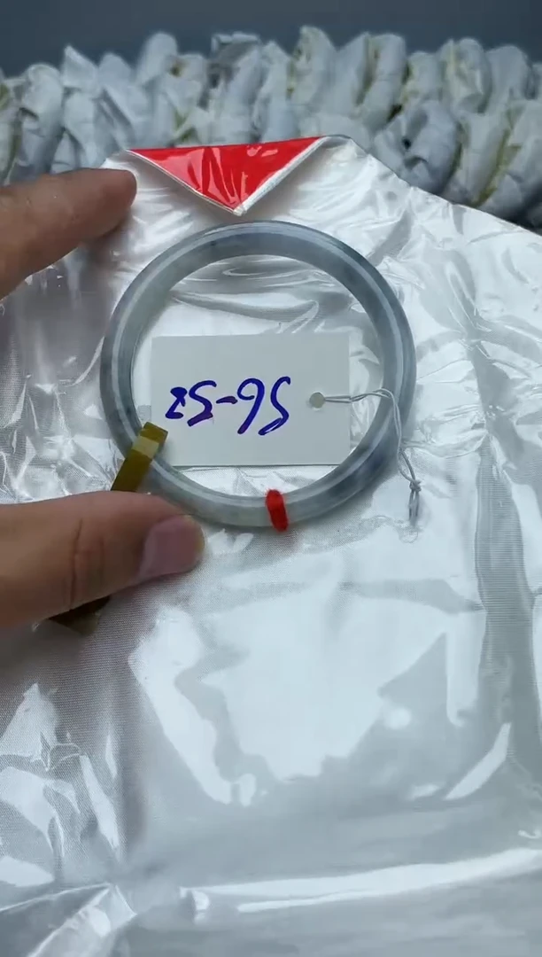 翡翠手镯未镶嵌39