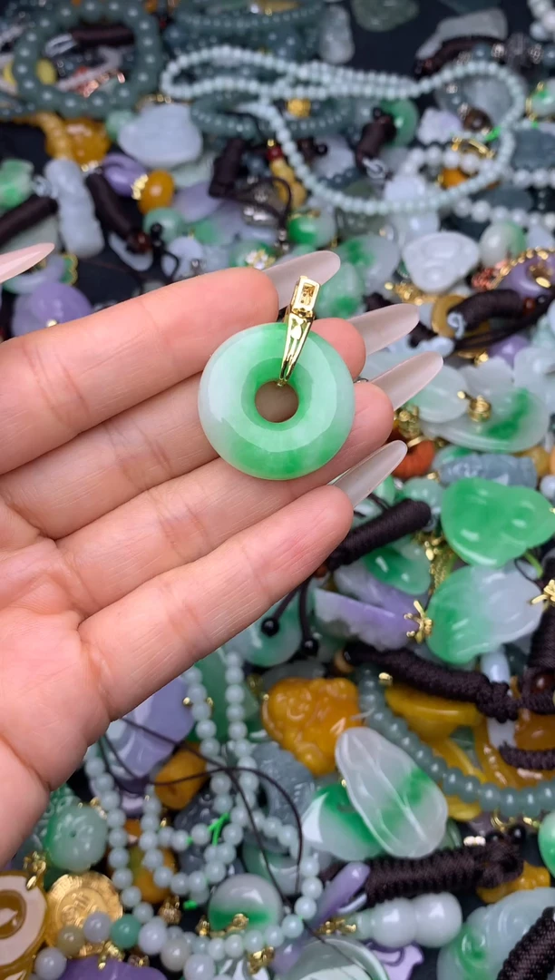 翡翠未镶嵌颈饰天然缅甸翡翠吊坠