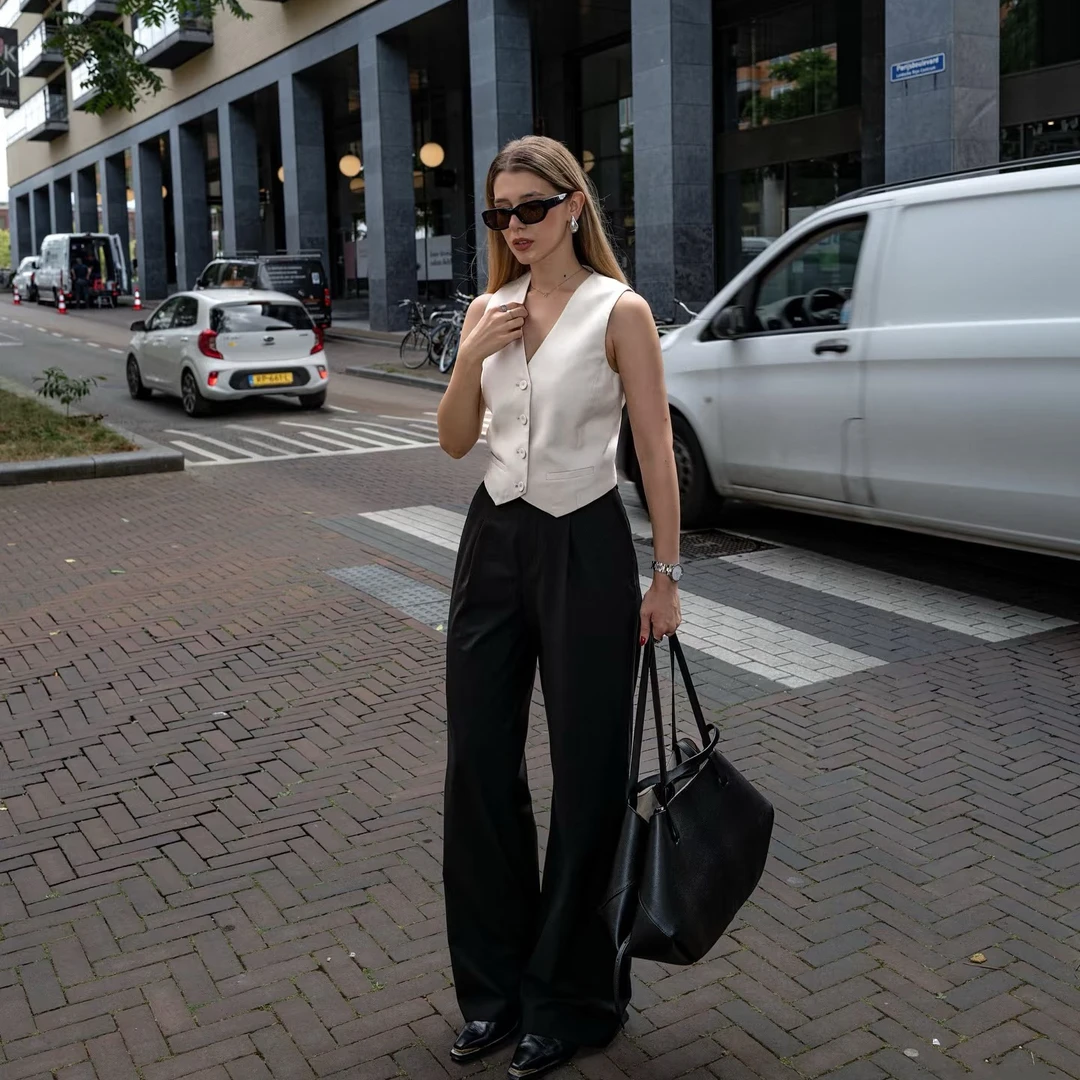 当季设计感新潮时尚甜美辣妹女装