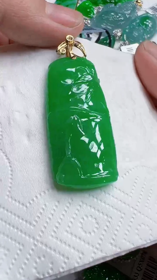 颈饰18K金镶嵌翡翠竹节