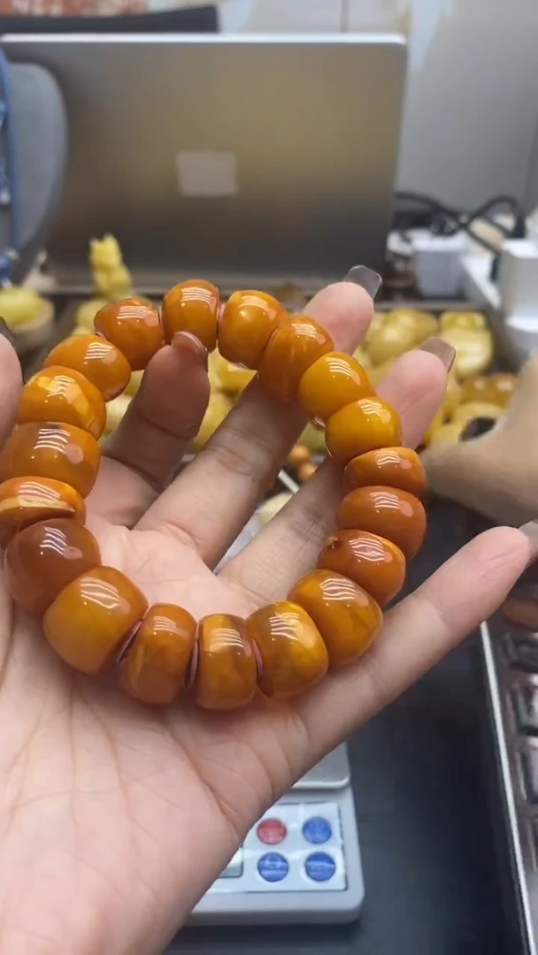 琥珀未镶嵌珠宝奇石550