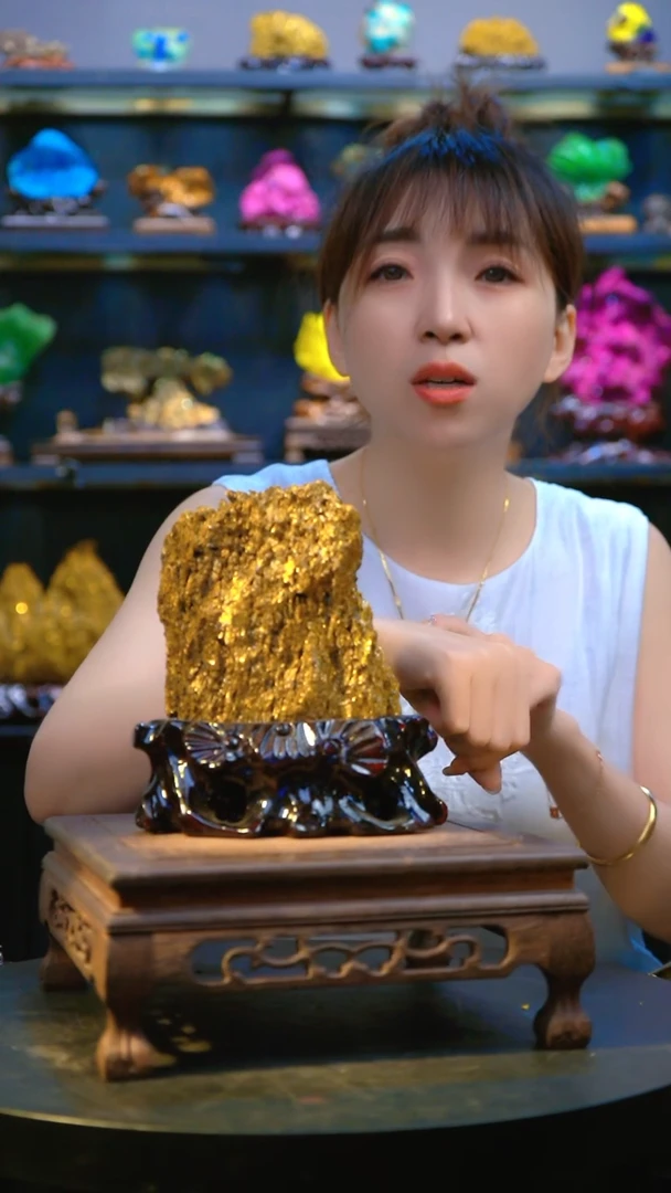 石材精品斑铜矿，矿物晶体摆件