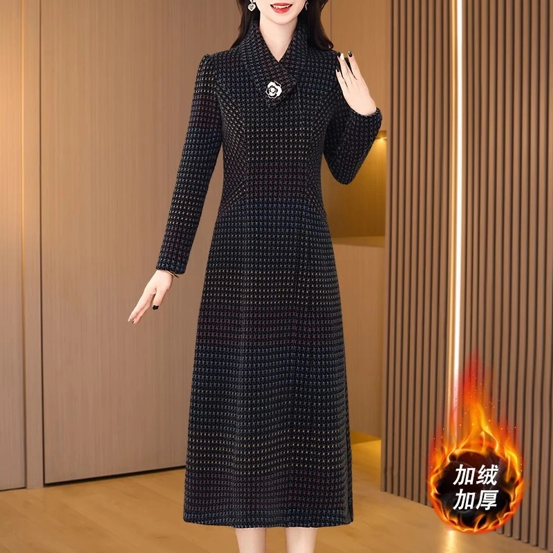 加绒加厚打底连衣裙女秋冬2025新款爆高级感配大衣贵夫人裙子2025
