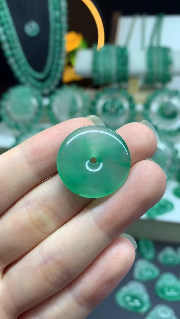 吊坠(不含链)未镶嵌石英质玉（非洲翠）平安扣放漏
