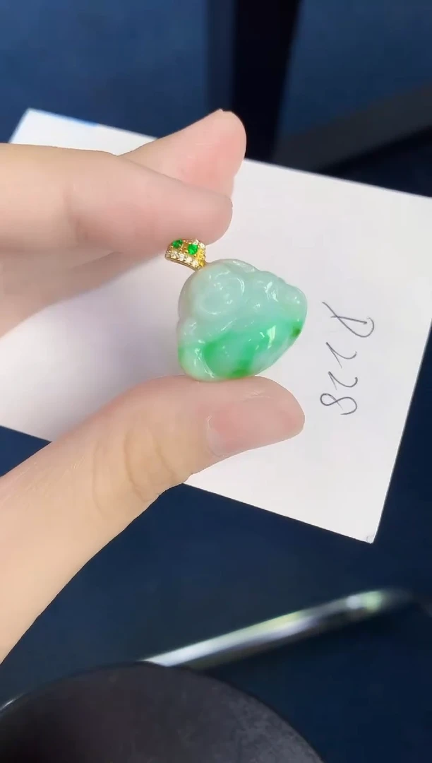 翡翠未镶嵌颈饰天然翡翠缅甸A货