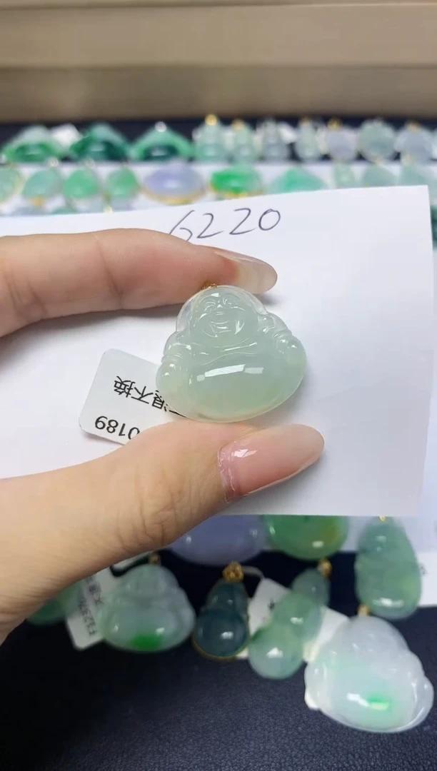 翡翠18K金镶嵌颈饰 天然缅甸翡翠A货