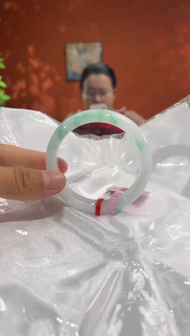 未镶嵌手镯翡翠2        圈口52