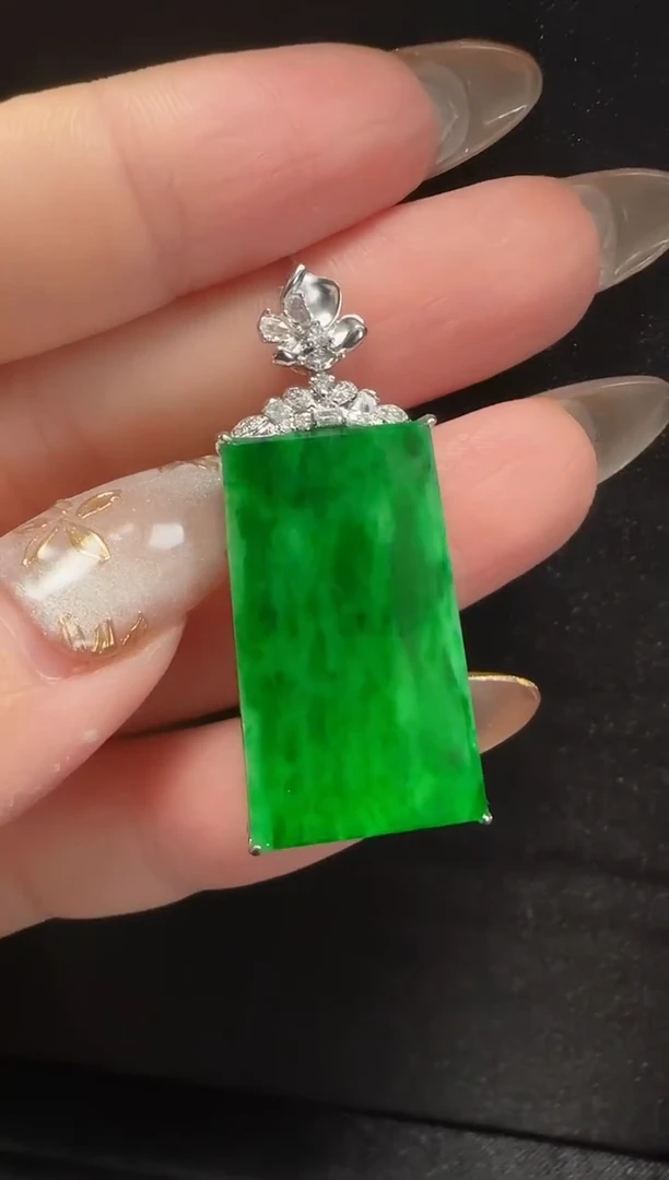 【闪购商品】翡翠颈饰18K金镶嵌958无事牌一个