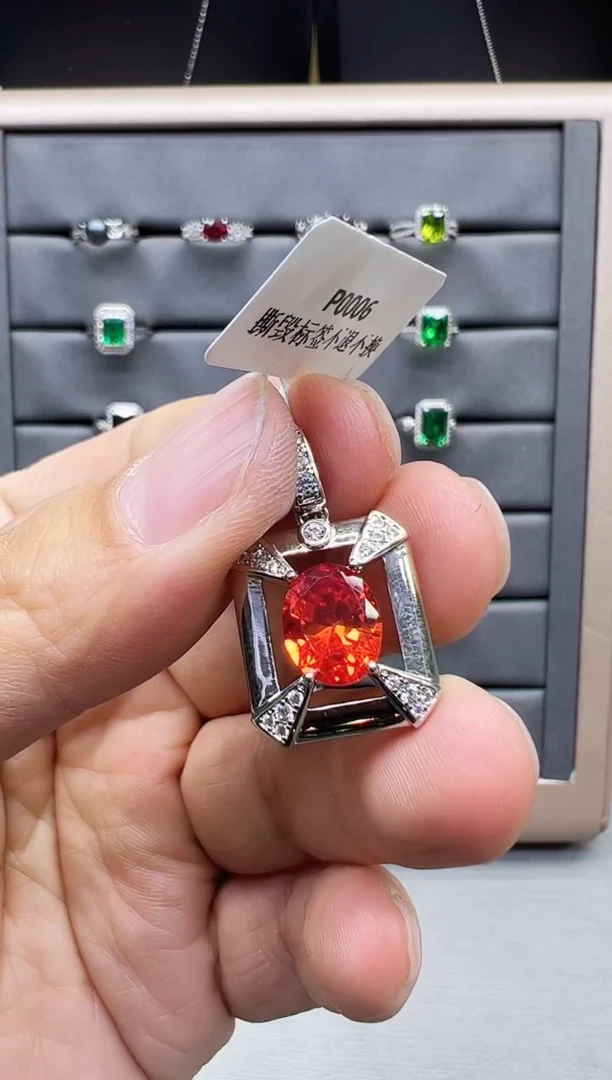 【闪购商品】石榴石颈饰银S925镶嵌漏了