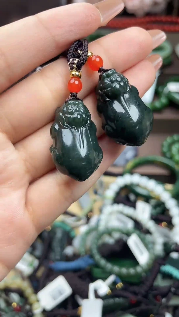 颈饰未镶嵌和田玉未镶嵌和田玉吊坠拍一发一