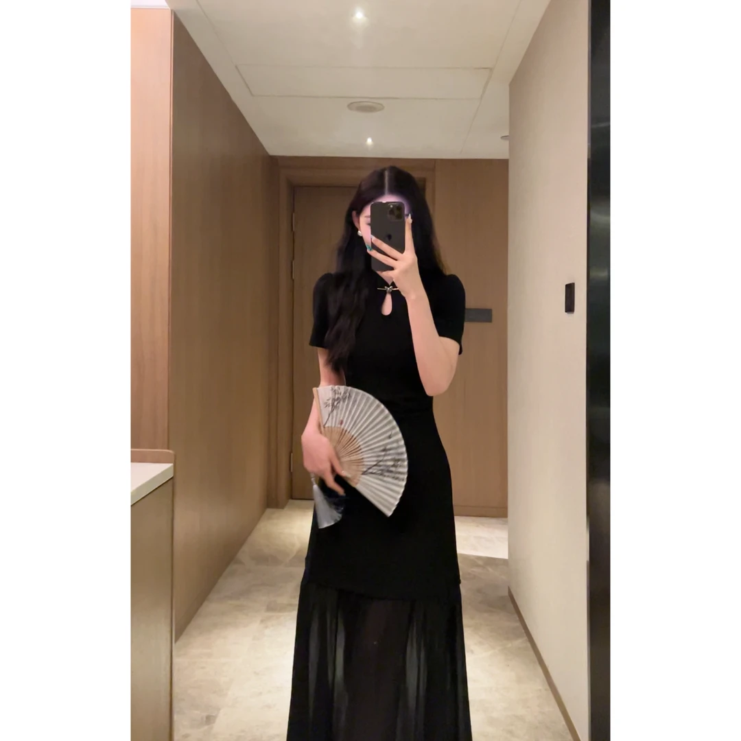 2025年黑色旗袍女夏装轻款国风新中式性感镂空显瘦连衣裙B0028