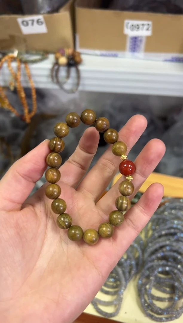 【闪购商品】维腊木（绿檀）手串未镶嵌绿檀木柿子红玛瑙手串[0810]