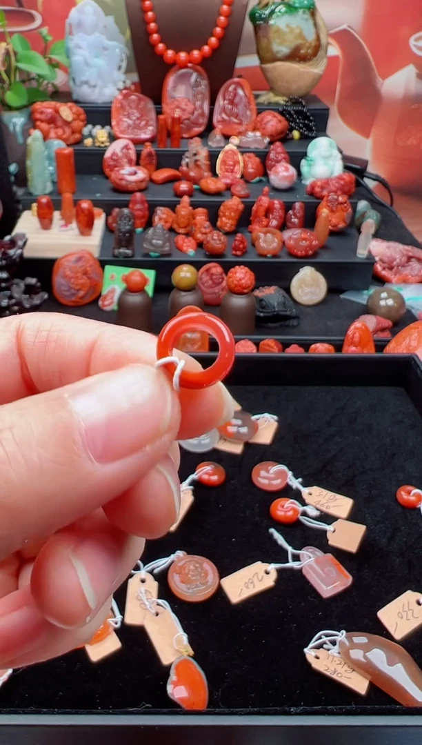 未镶嵌、跑环南红玛瑙喜*、跑环