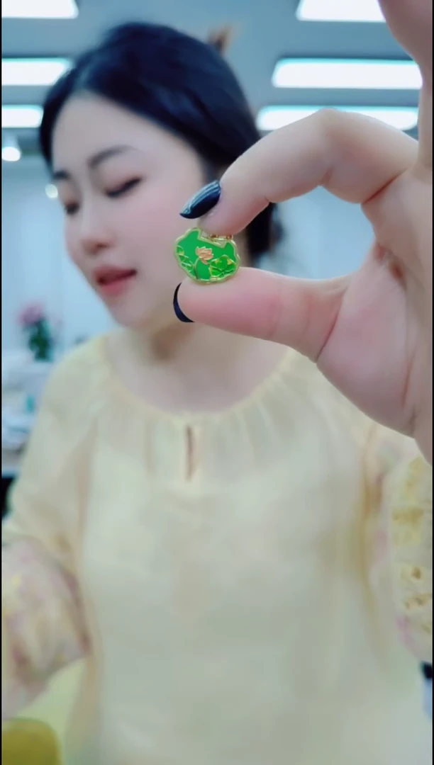 28197小锁吊坠